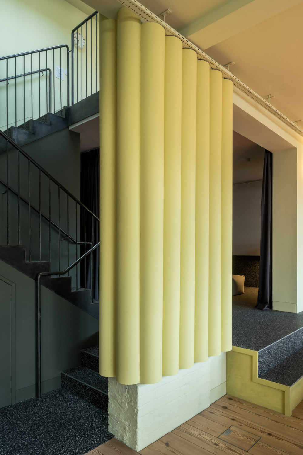 可再生材料和丰富色彩的办公室改造设计丨英国伦敦丨Archmongers-8