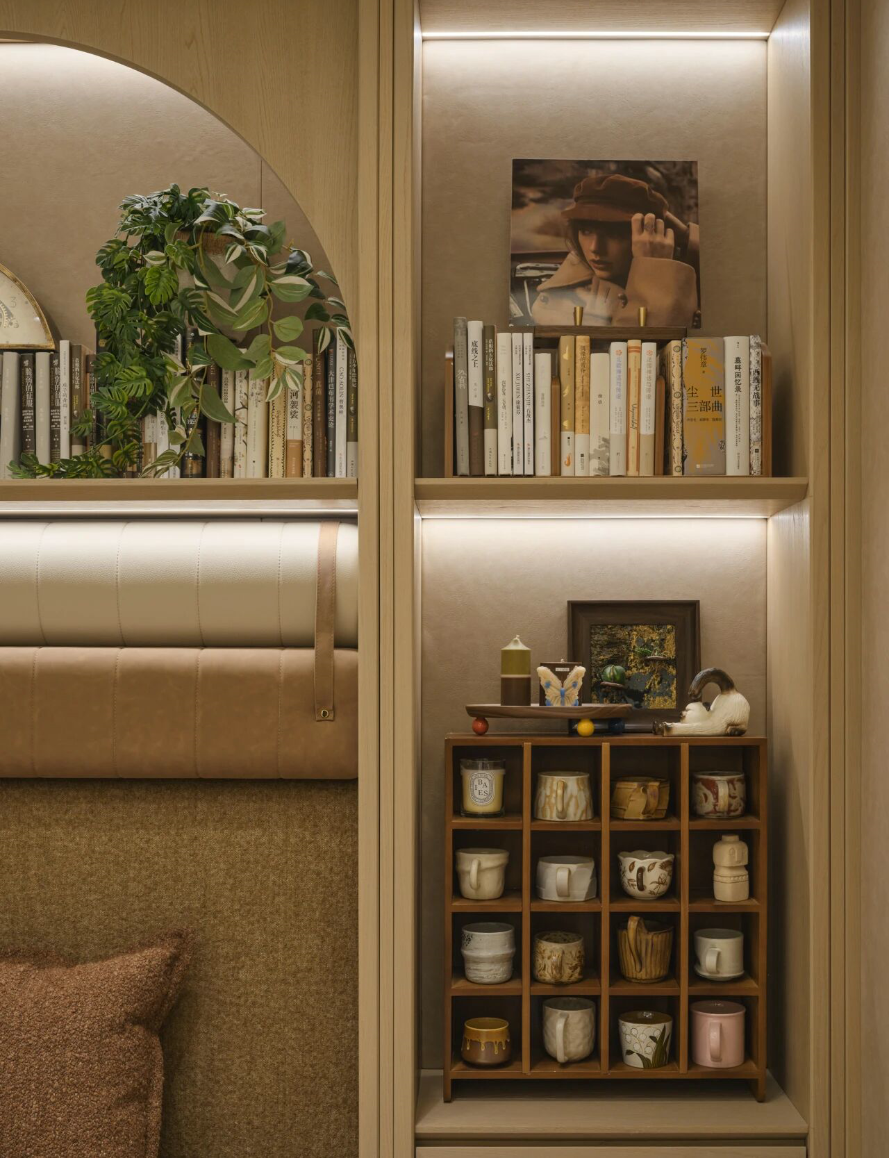 法云设计 · 南京华润润铂公寓丨中国南京丨软装设计为上海法云设计,室内设计为上海岳蒙设计-17