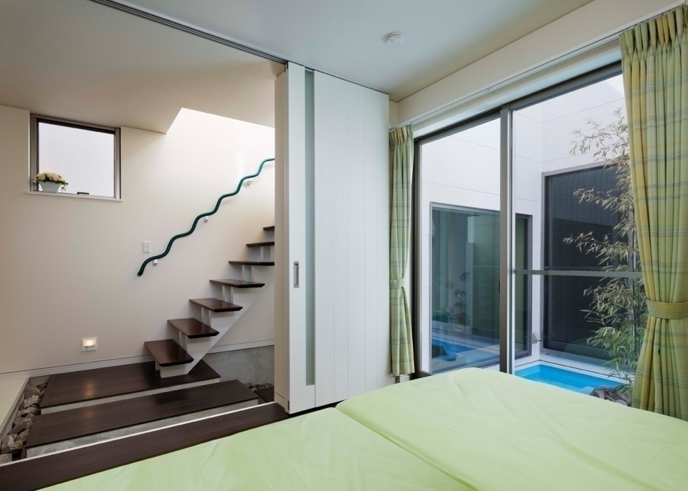 日本爱知简约住宅 | “水围庭院”与“攀岩阁楼”的创意设计-19