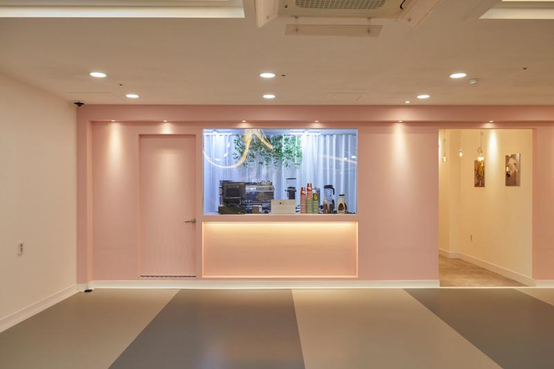 融合实用与美观的 56 平爱犬咖啡厅设计-6