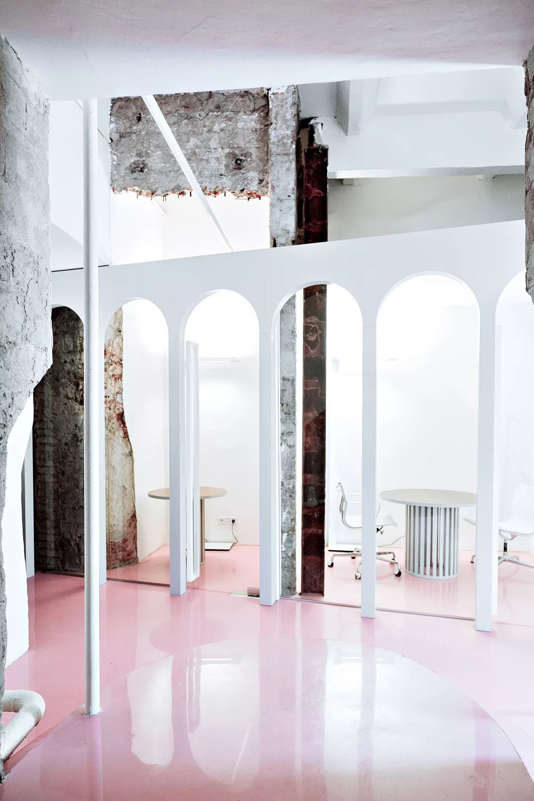 莫斯科废墟中的 NGRS 少女心公司-5