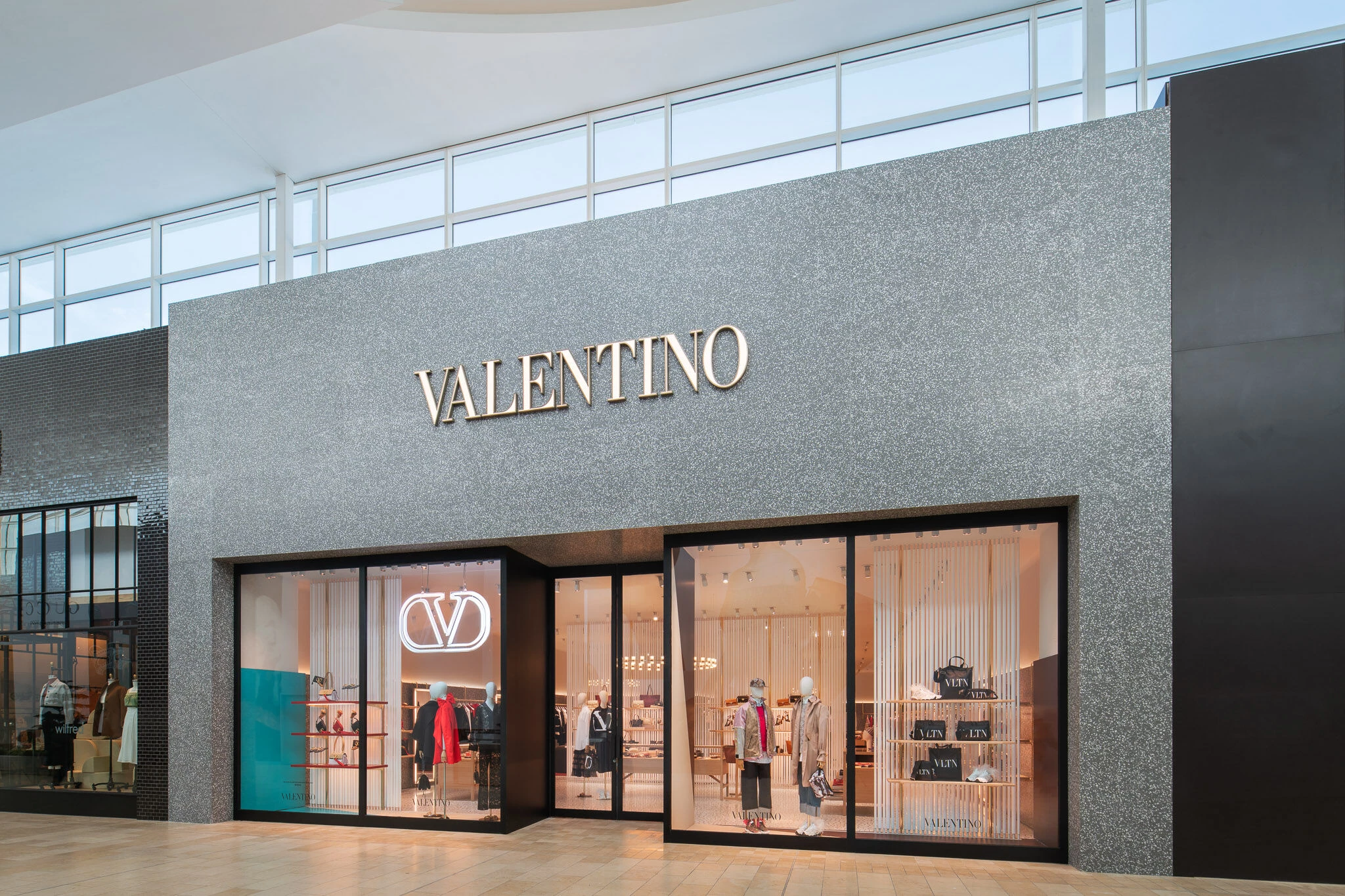 Valentino 加拿大的第一家店-9