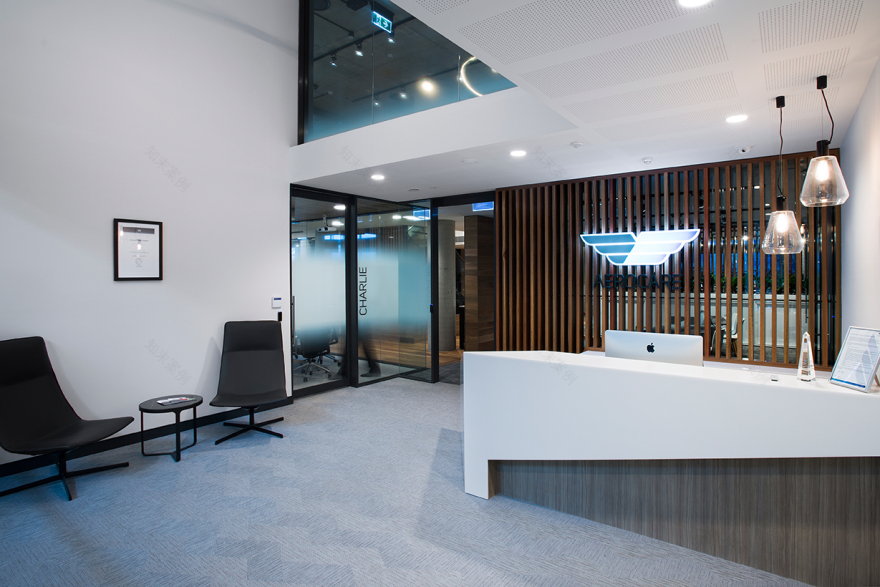 灵活高效,航空护理公司的创意办公空间-13