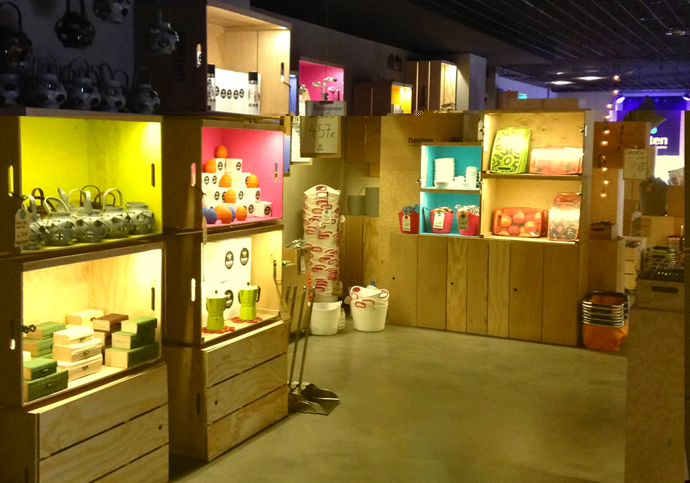 SPAIN: HØSTEN, SHOP - AUREOLIGHTING/SARALEALVINAS-6