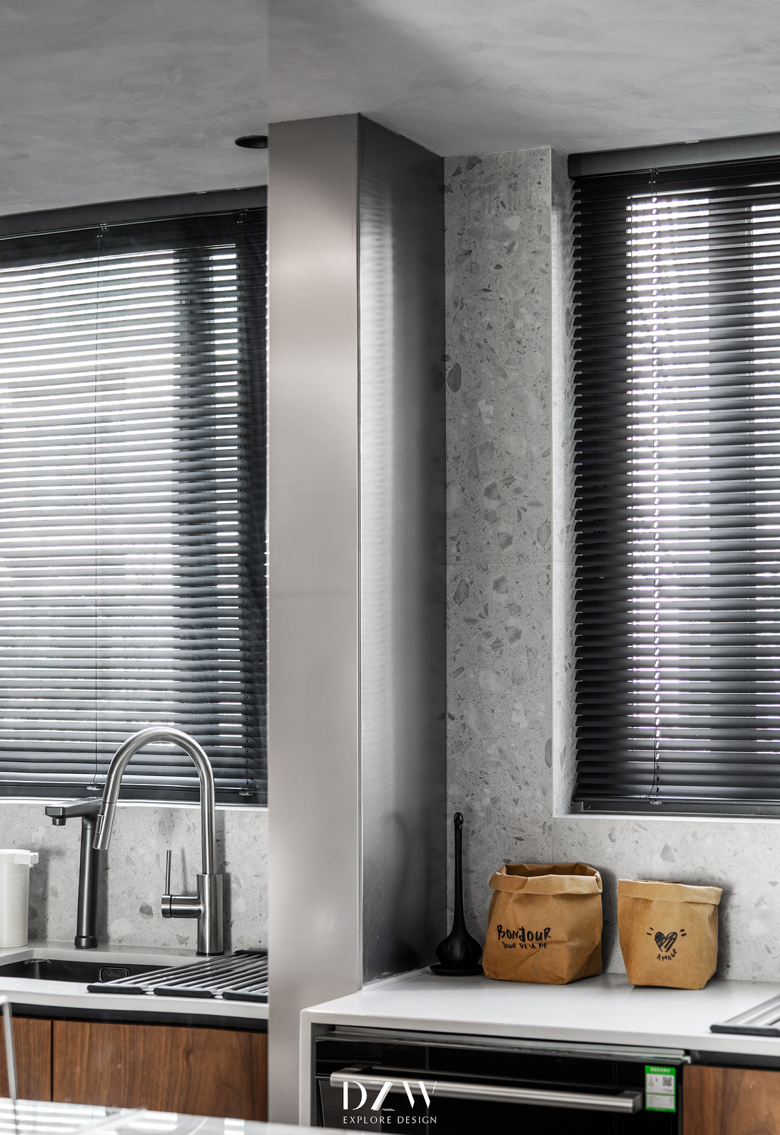 开放自由的极简新居-16