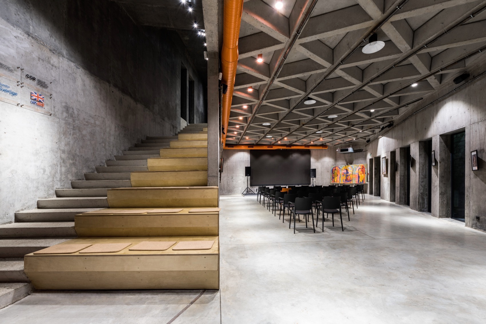 ARTCOR创意中心，摩尔多瓦 / Calujac Architecture-29