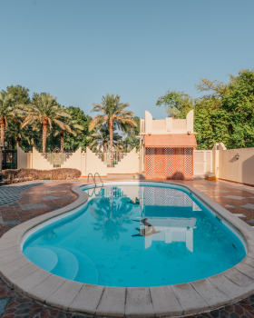 Villa In West Bay Lagoon