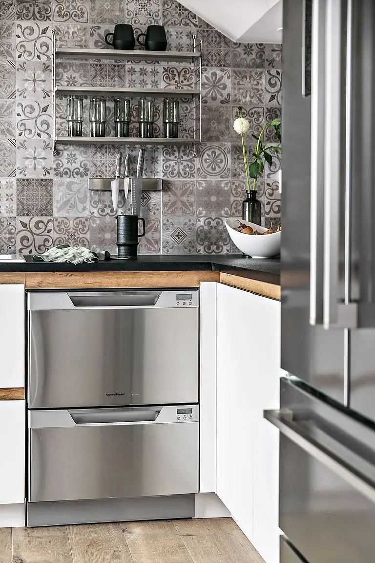 瑞典灰调复式公寓设计，中世纪城市美景尽收眼底-5