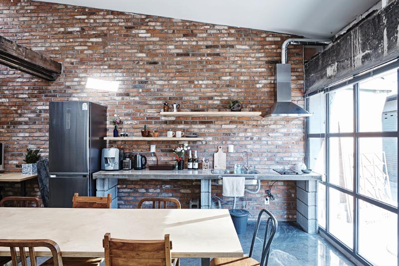 13 坪工厂改造咖啡馆，极简工业风创空间魔法-8