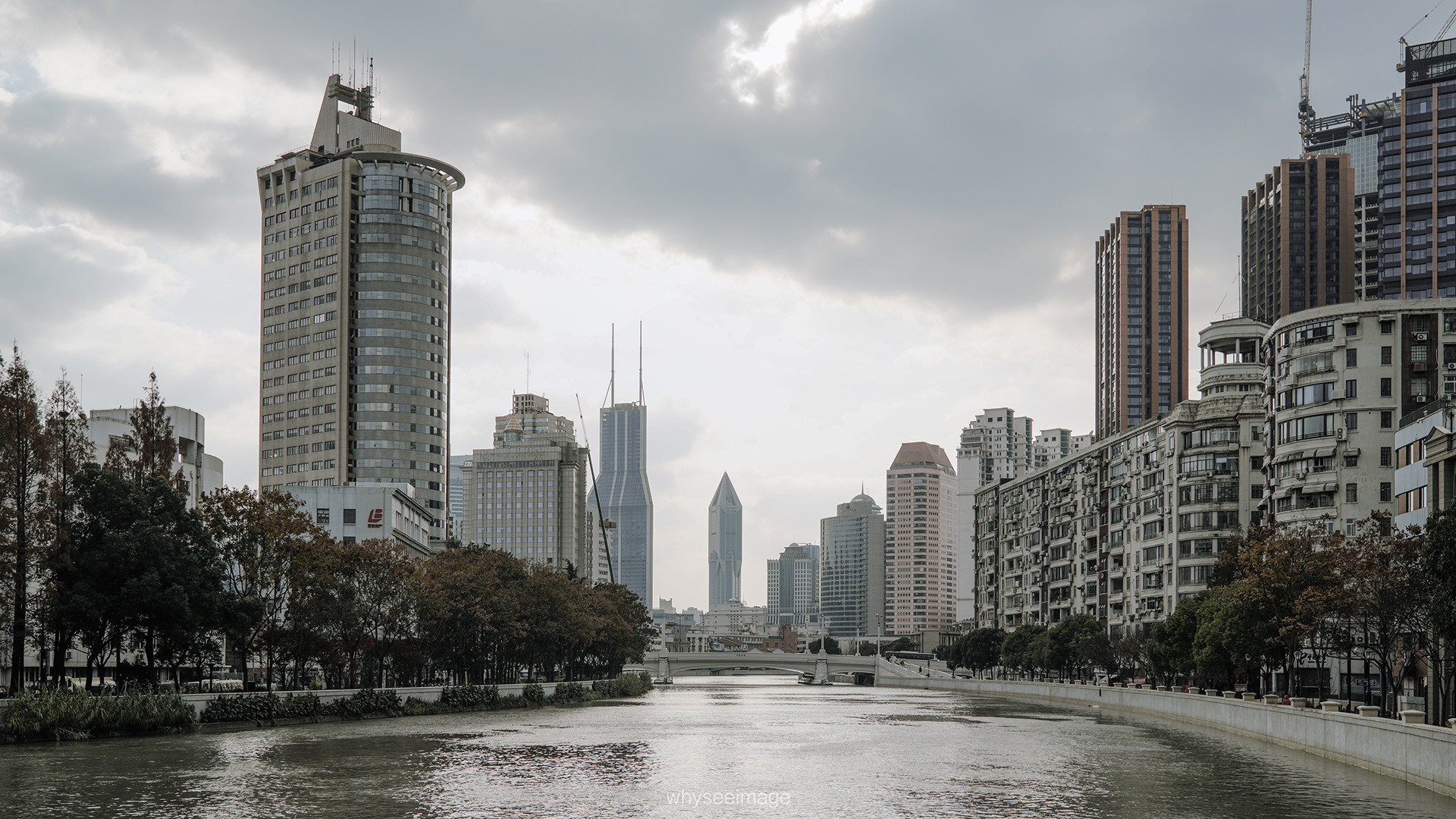 在被框选的画面之外 · 不如回到街头丨中国上海丨whyseeimage-18