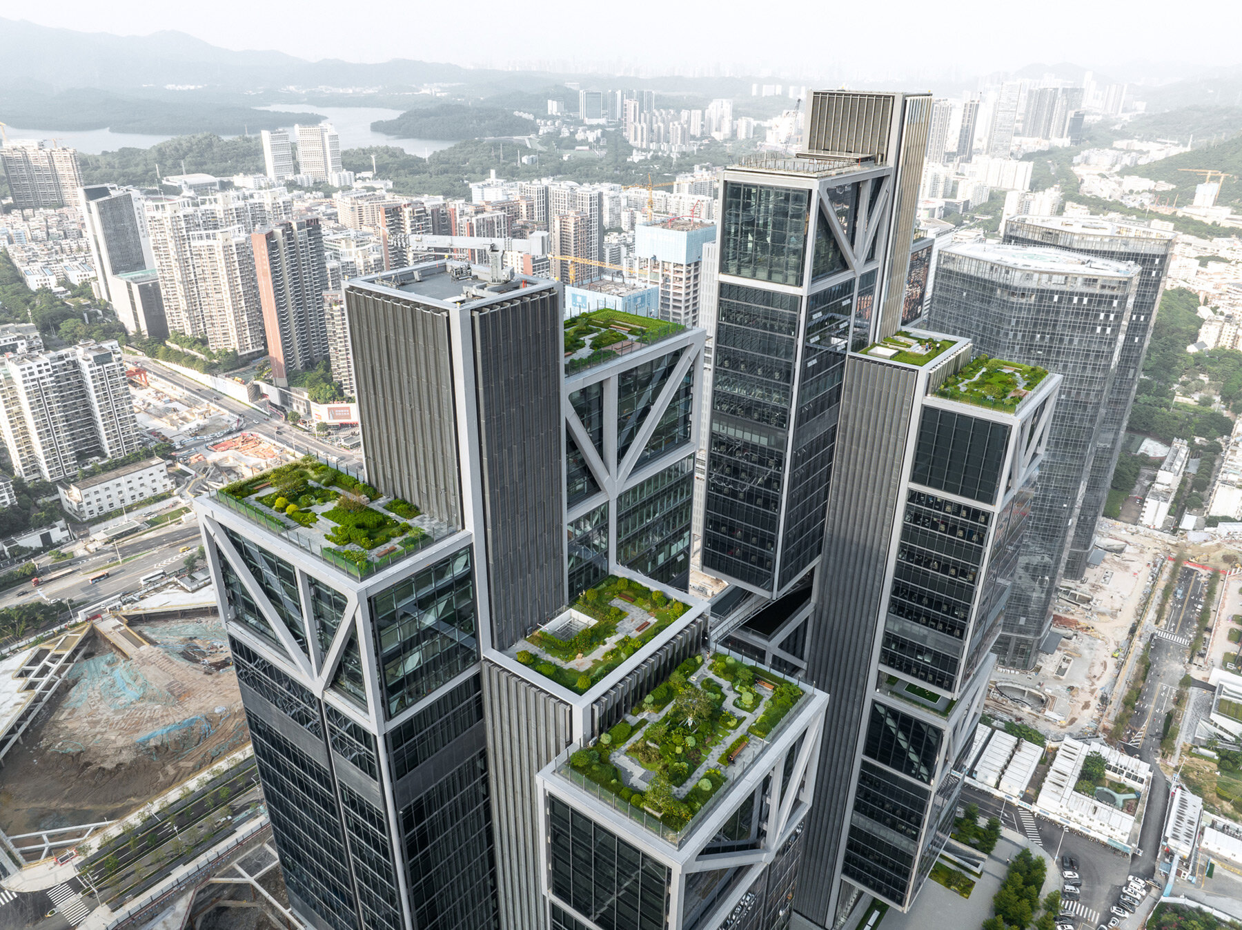 Foster and Partners 打造悬浮式无人机总部,创新设计引领行业潮流-17