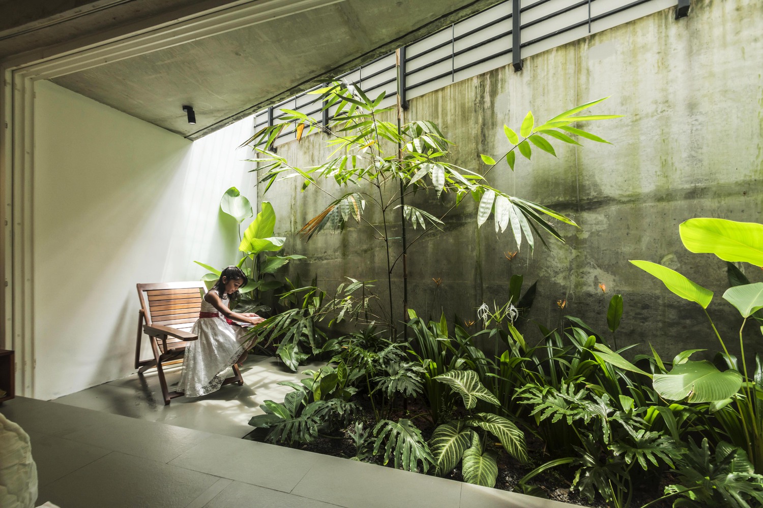 印度 Kottayam 的“浮动色彩”住宅丨Mindspark Architects-18