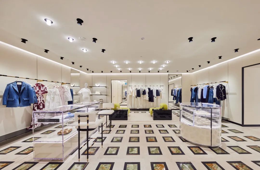 Valentino 新加坡全新精品店-5