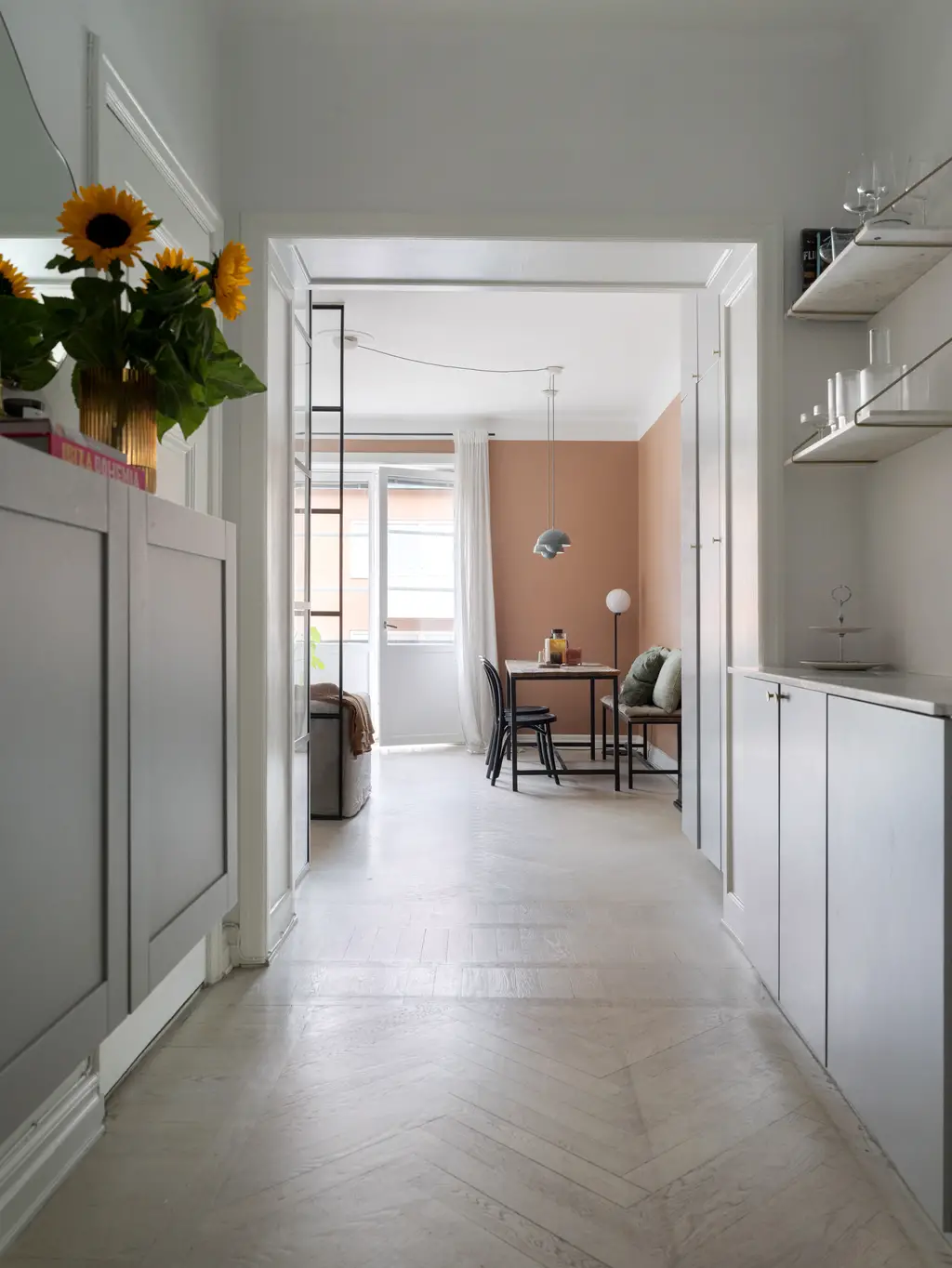 Un studio de 37m2 couleur terracotta et sa chambre vitrée-13