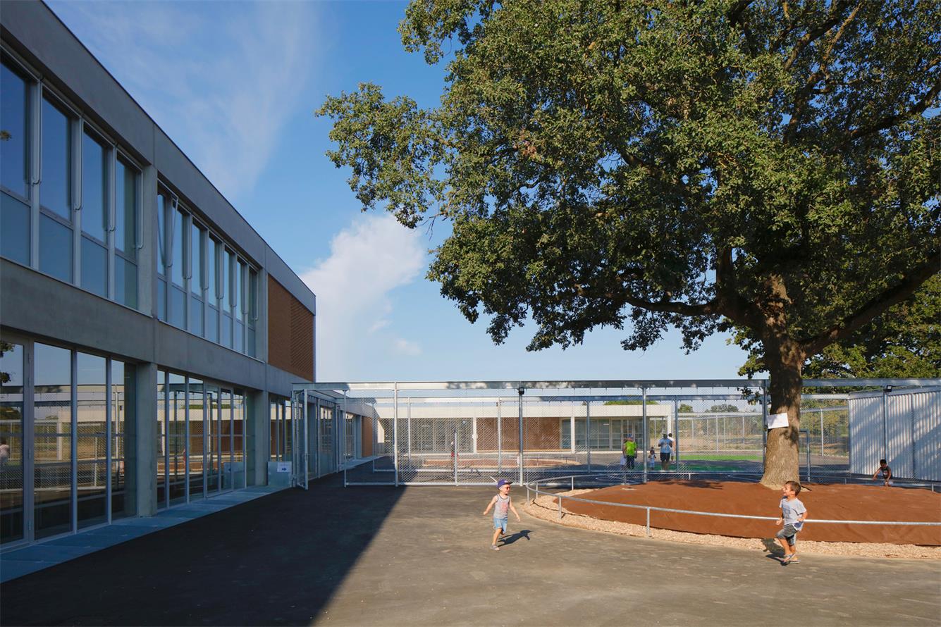 树立标杆的中小学乡村学校设计丨法国图卢兹丨戈者设计-1