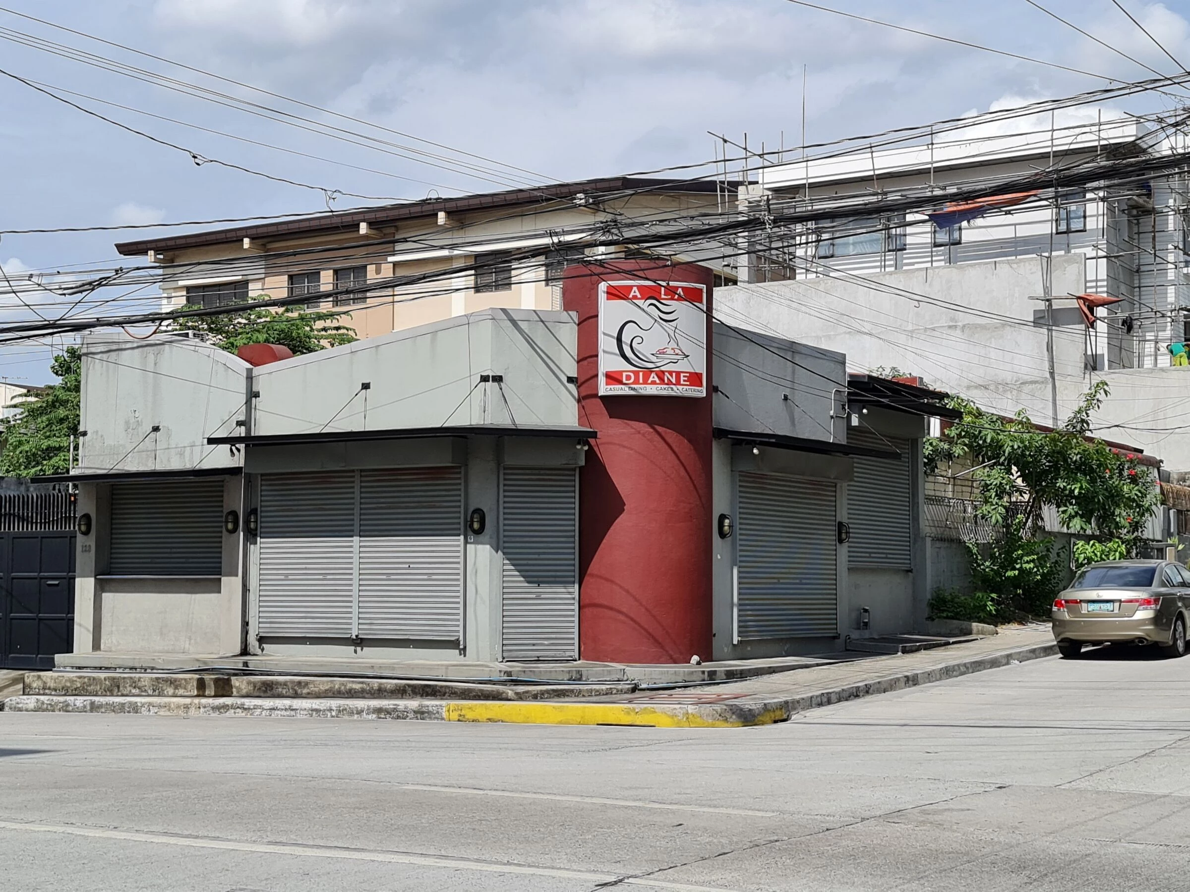 街角咖啡馆兼熟食店丨菲律宾马尼拉丨Sim Ateliers-15