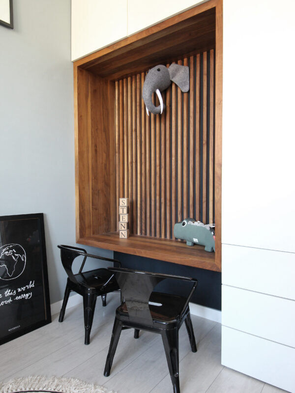 Nya Interieurontwerp | Project Delft – Sfeervolle en praktische meegroeikamer-3