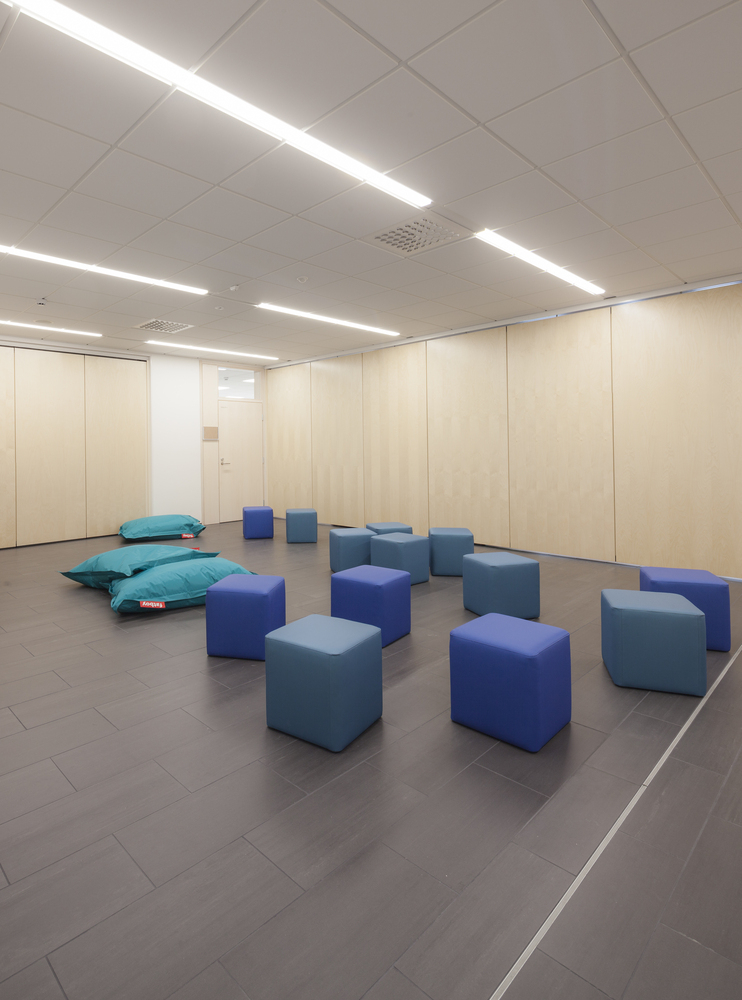 芬兰 Lehtikangas 学校、图书馆和幼儿园的多功能设计-48