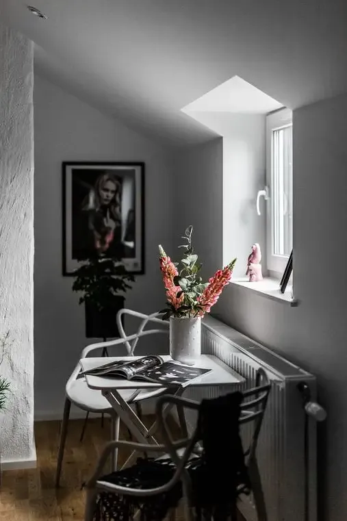 瑞典双室对比 | 女性化与中性空间的室内设计魅力-6