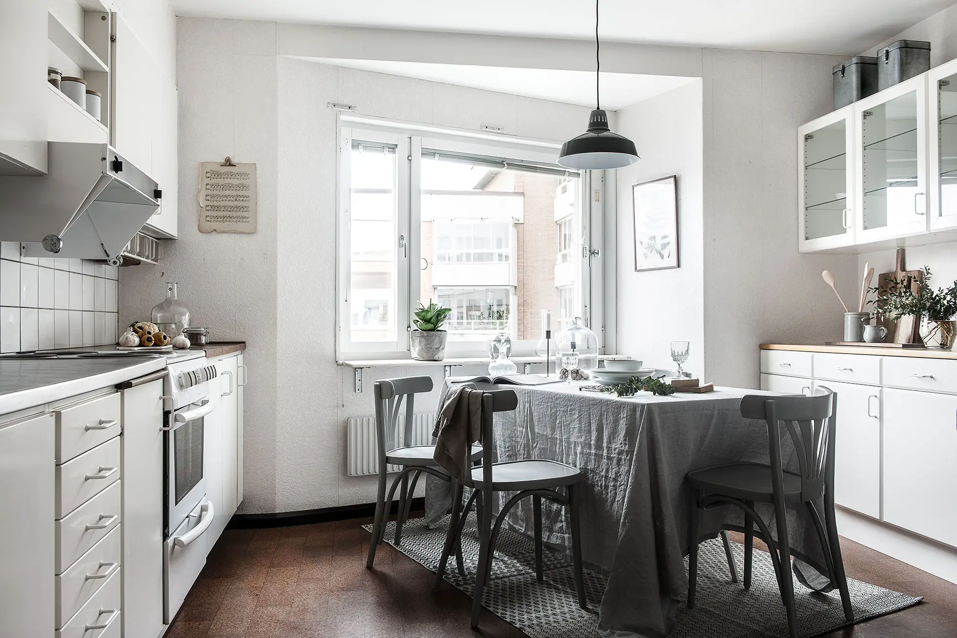 温馨封闭式观景阳台设计-7