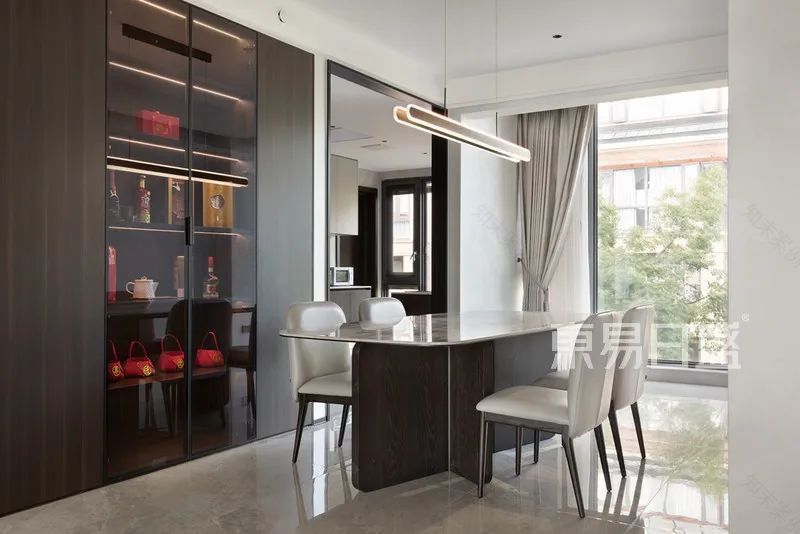 350㎡多重平衡下的现代美居-29