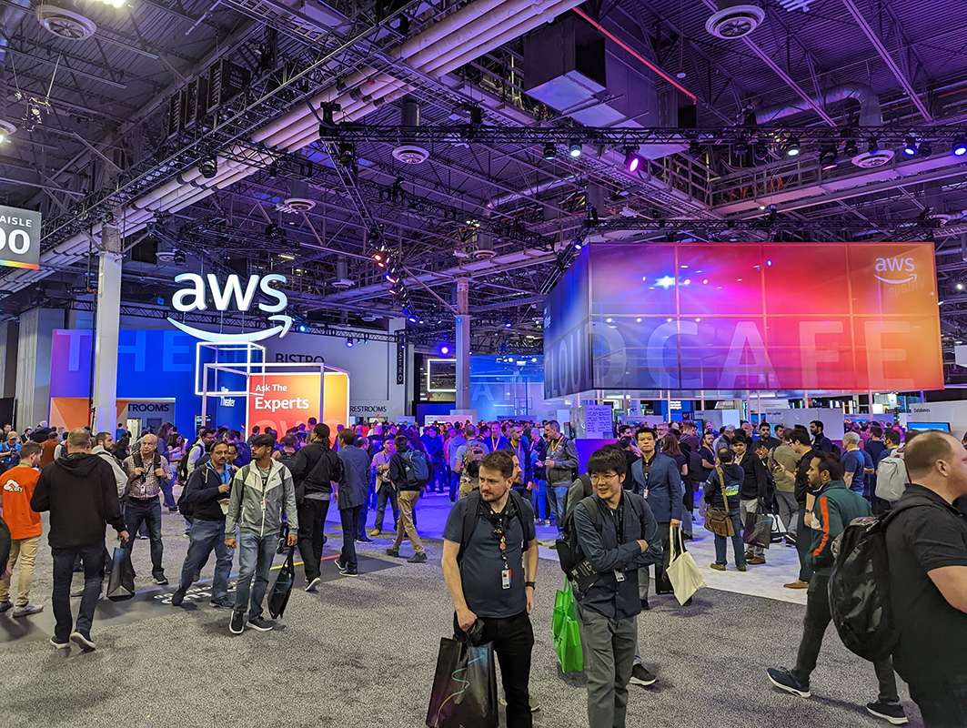 AWS 在 AWS re:Invent 的村落-7