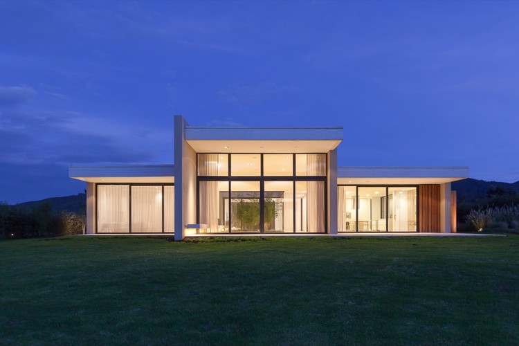 40 岁卡萨 · 与自然共生的单一层次住宅-17