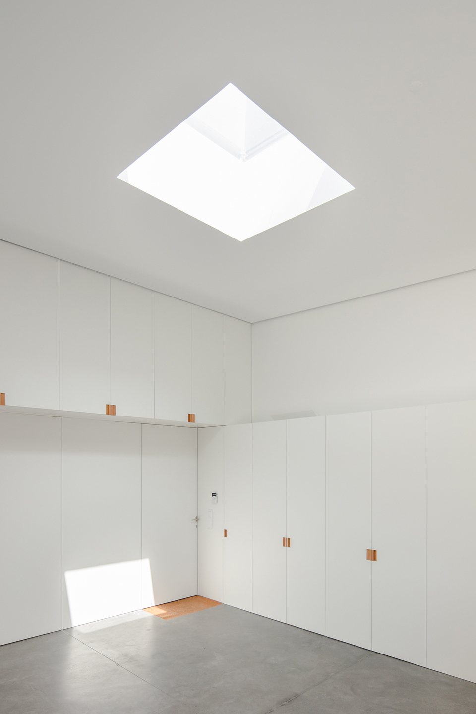 田野间的办公楼，葡萄牙 / Nelson Resende Arquitecto-38