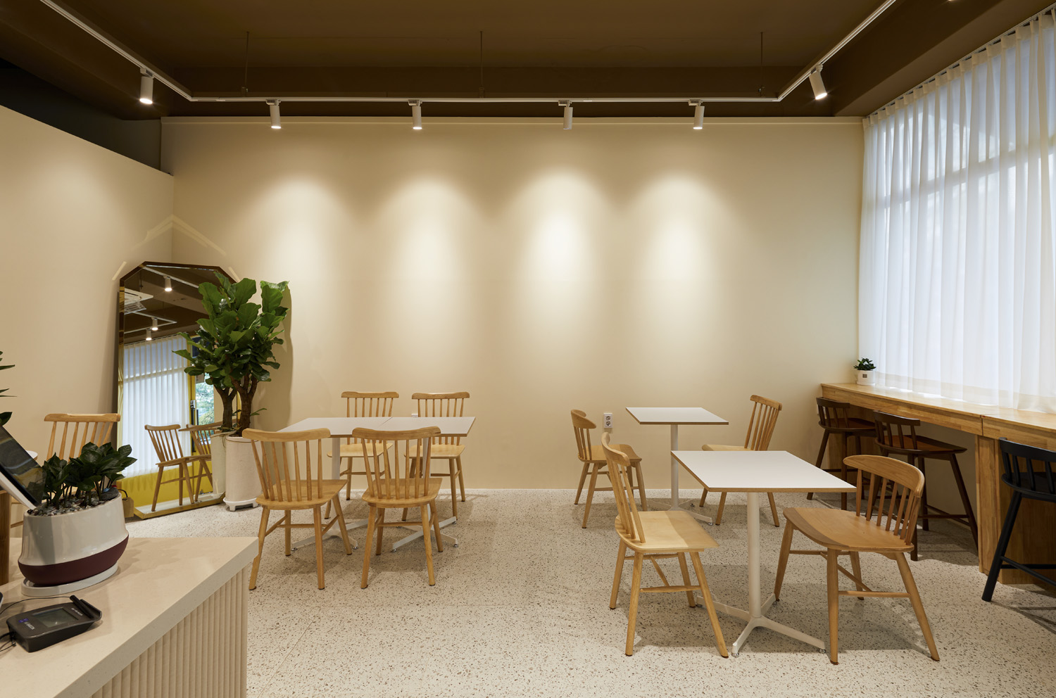 "韩国简约风格咖啡厅设计"-7