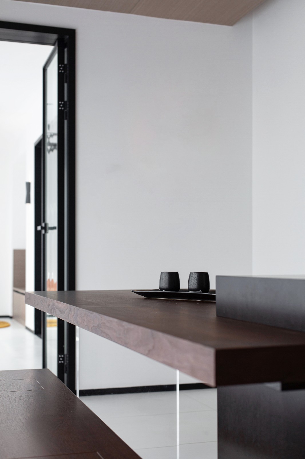 琐碎空间大改造 | 220 平经典现代风设计，灯光与质感的完美结合-21