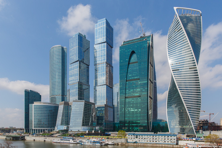 莫斯科双子塔绿意环绕，玻璃顶层尽享城市全景-3