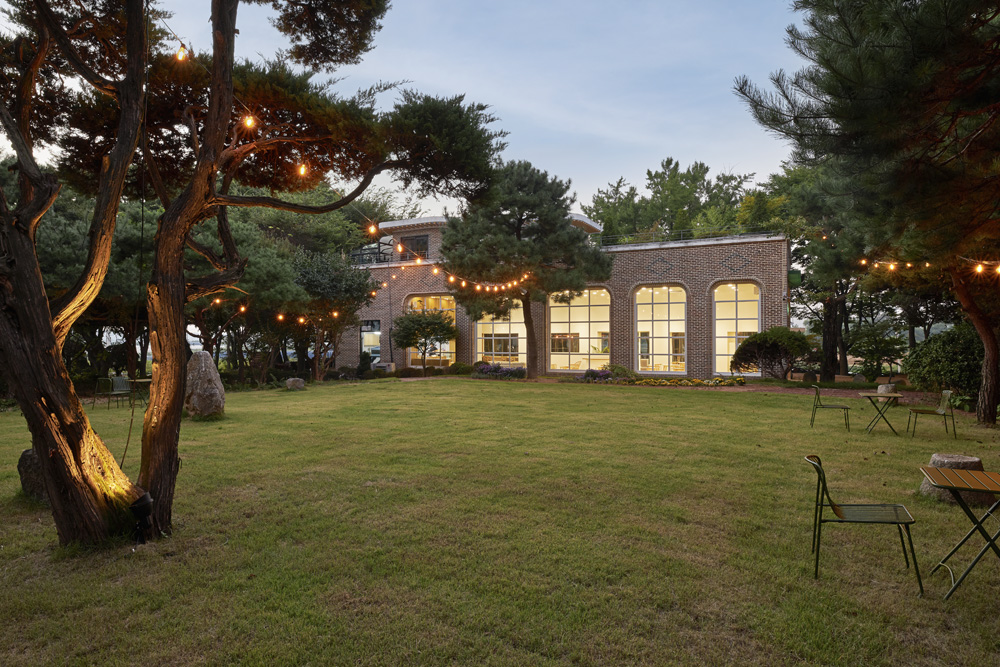 大型平层办公室 | 融合户外运动场的创新设计-33