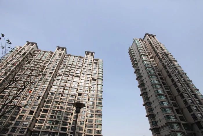 雅居乐天岳 260㎡平层装修实录 | 精致工艺打造异形空间-7