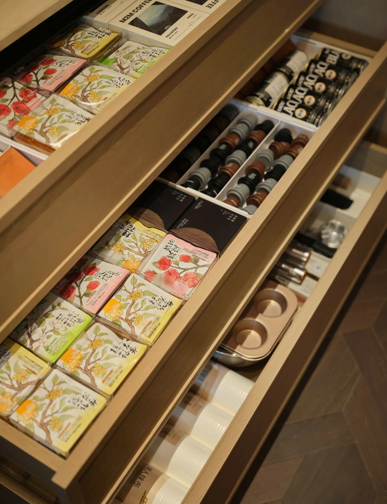 法云设计 · 南京华润润铂公寓丨中国南京丨软装设计为上海法云设计,室内设计为上海岳蒙设计-11