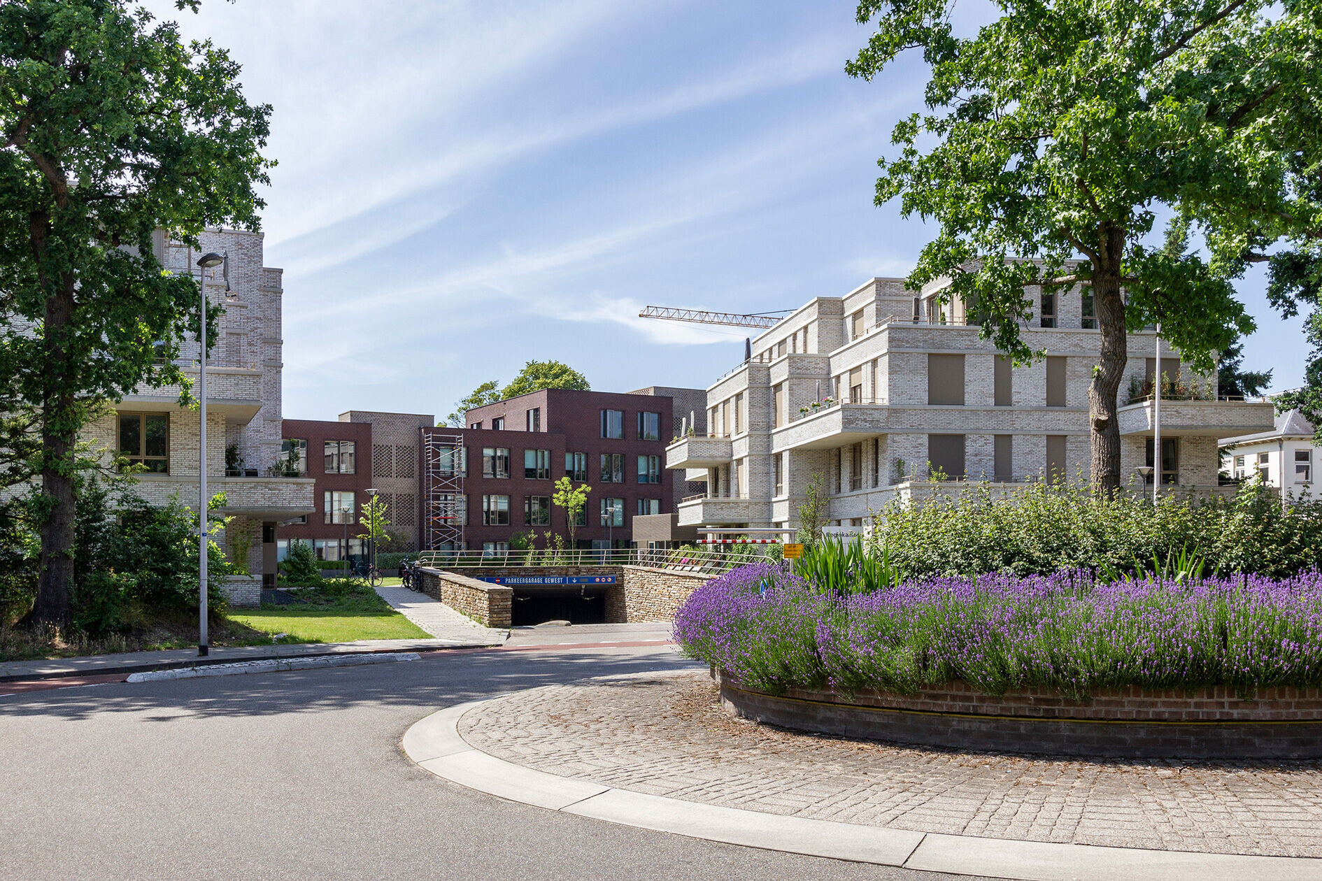 荷兰 Bussum 村的三栋雕塑公寓别墅丨LEVS architecten-12