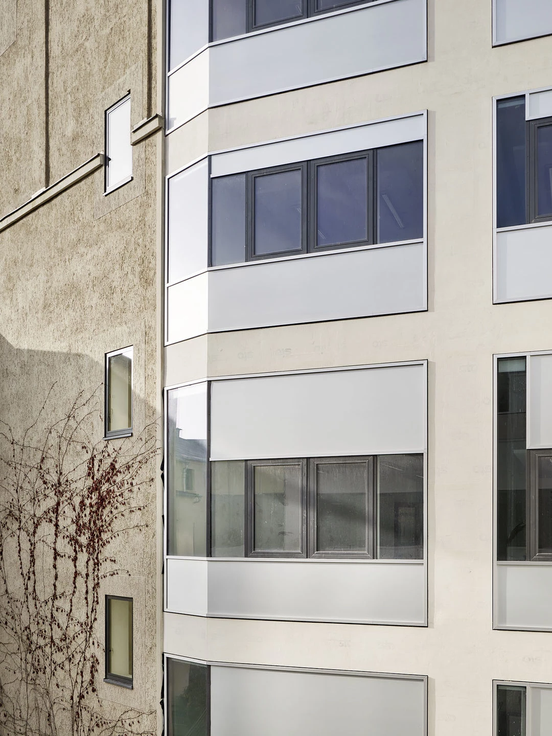 德国百年仓库变身现代办公空间-12