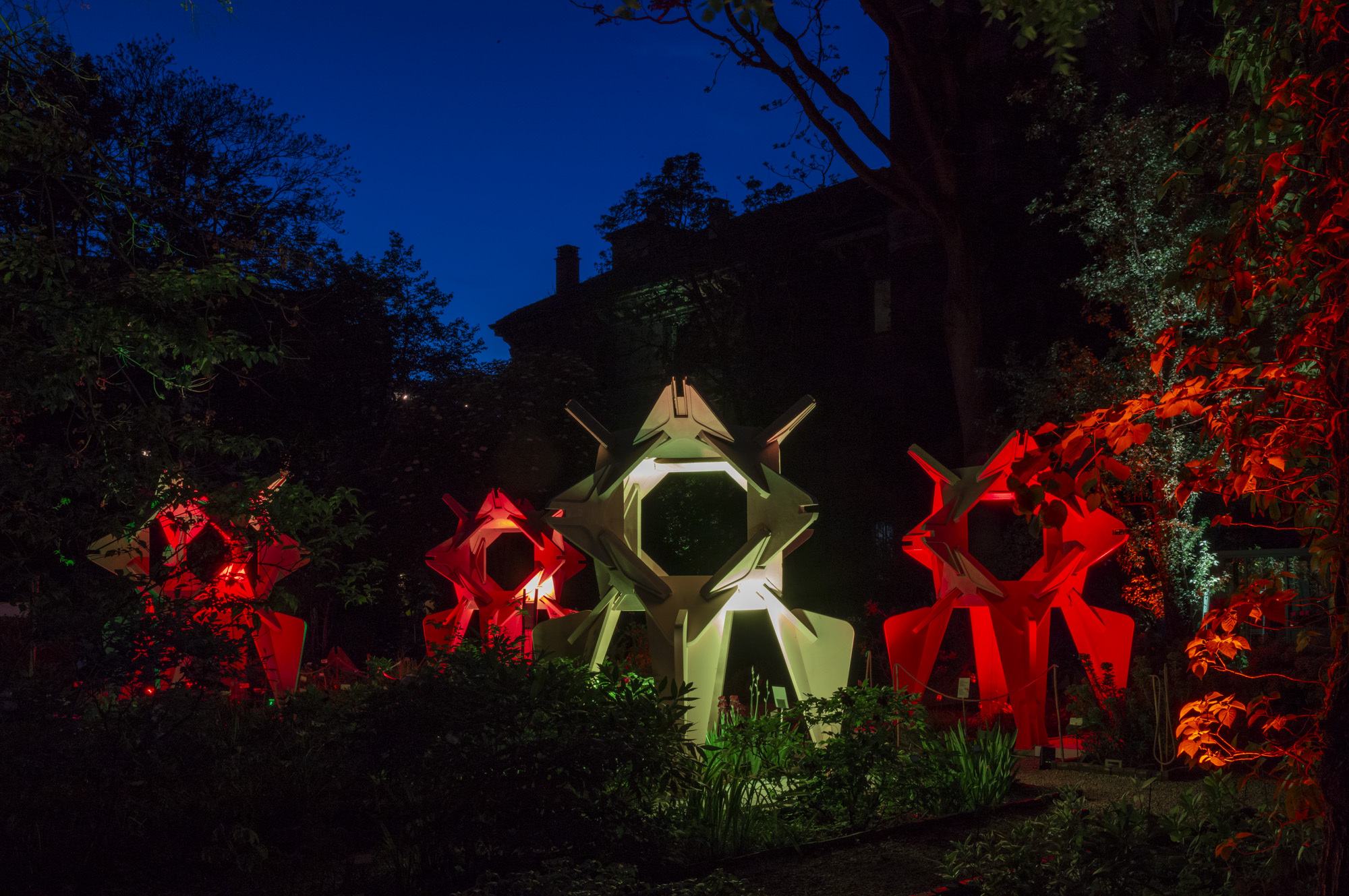 尼拉亚景观装置丨IDIEQ-24