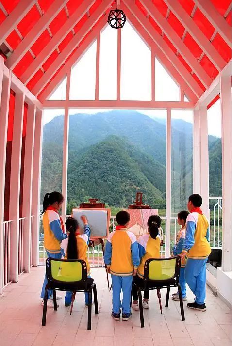 《我和我的家乡》好评如潮，杭州最美乡村小学也出圈了!-30