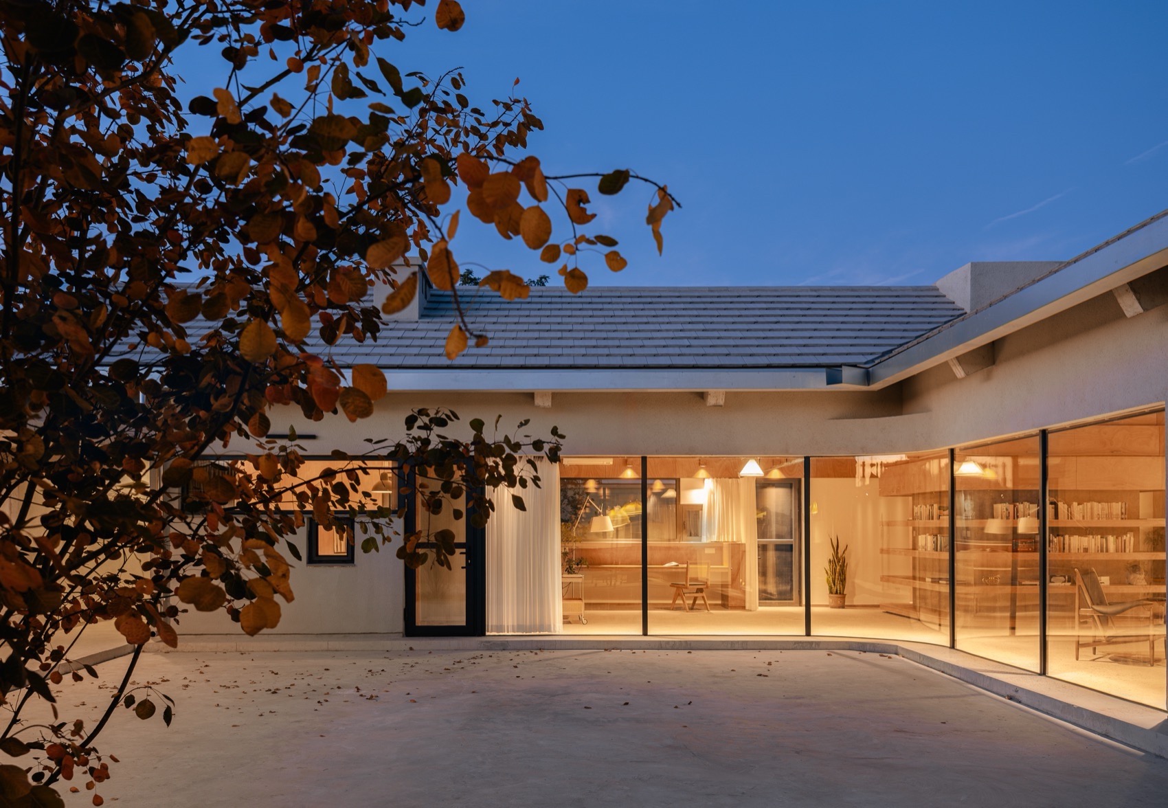 十字交叉之家 – 一朵屋面下的安顿与穿梭丨中国北京丨察社办公室-53