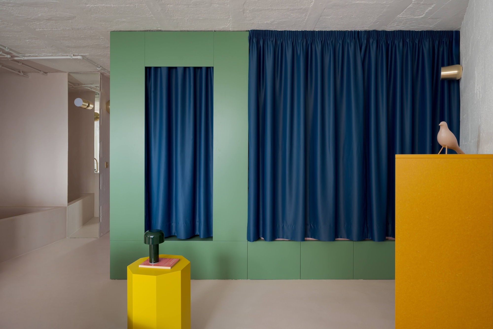 C座房屋;C号楼;C号住宅(具体需结合语境确定最准确表述,这里以常见释义提供三种可能性之一)
更准确的翻译可以是C座房屋 丨西班牙拉斯帕尔马斯丨XStudio-32