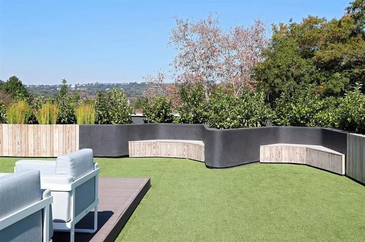 南非约翰内斯堡 Dynamic Technologies 办公室设计 | 活力四溢的多彩空间-31