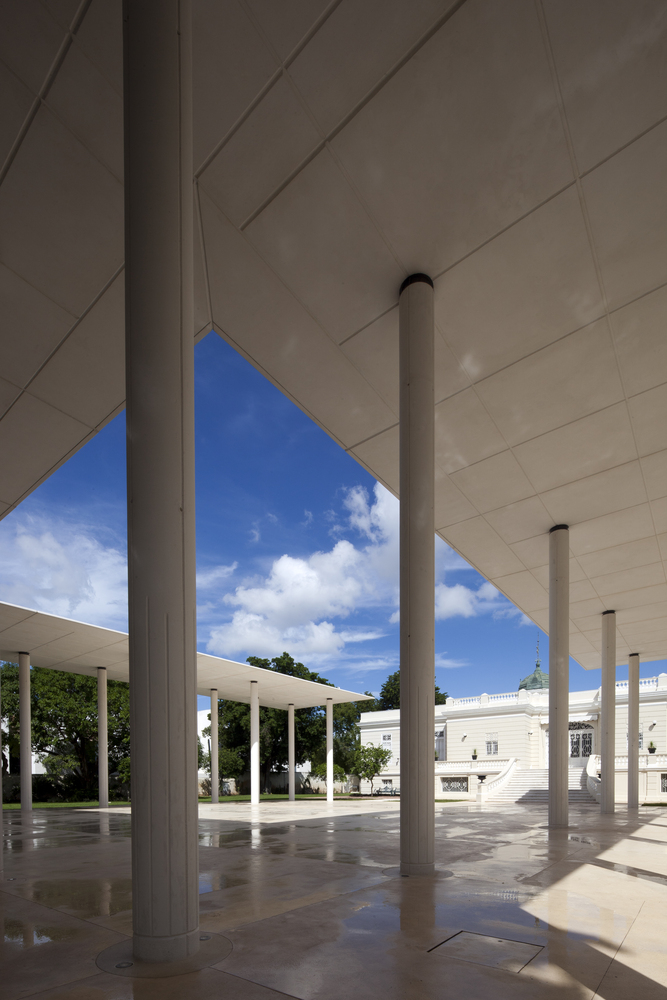 墨西哥尤卡坦梅里达历史博物馆花园中的“天空框架”展馆-38