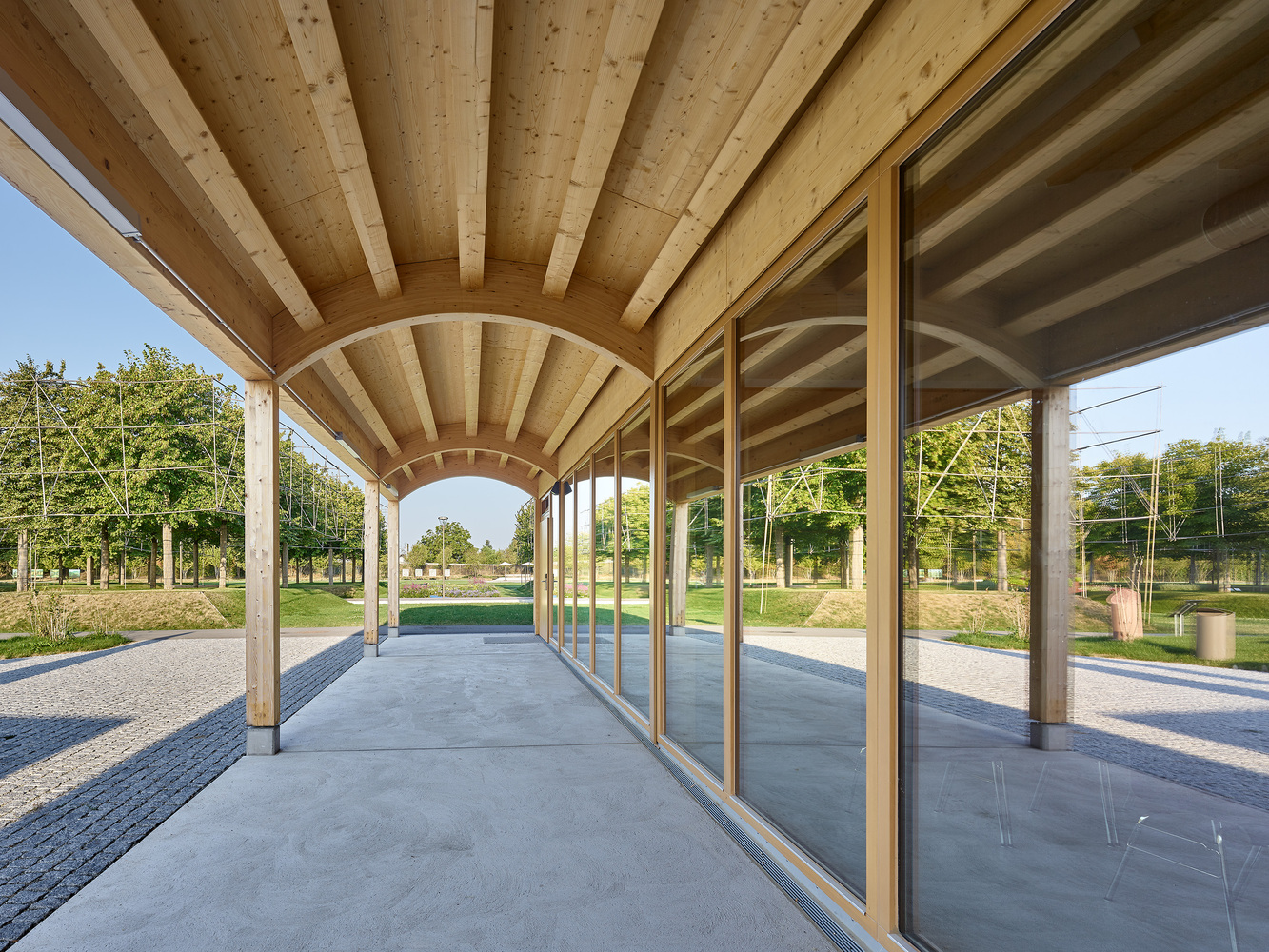 德国公共公园内的木结构幼儿园与博物馆-11