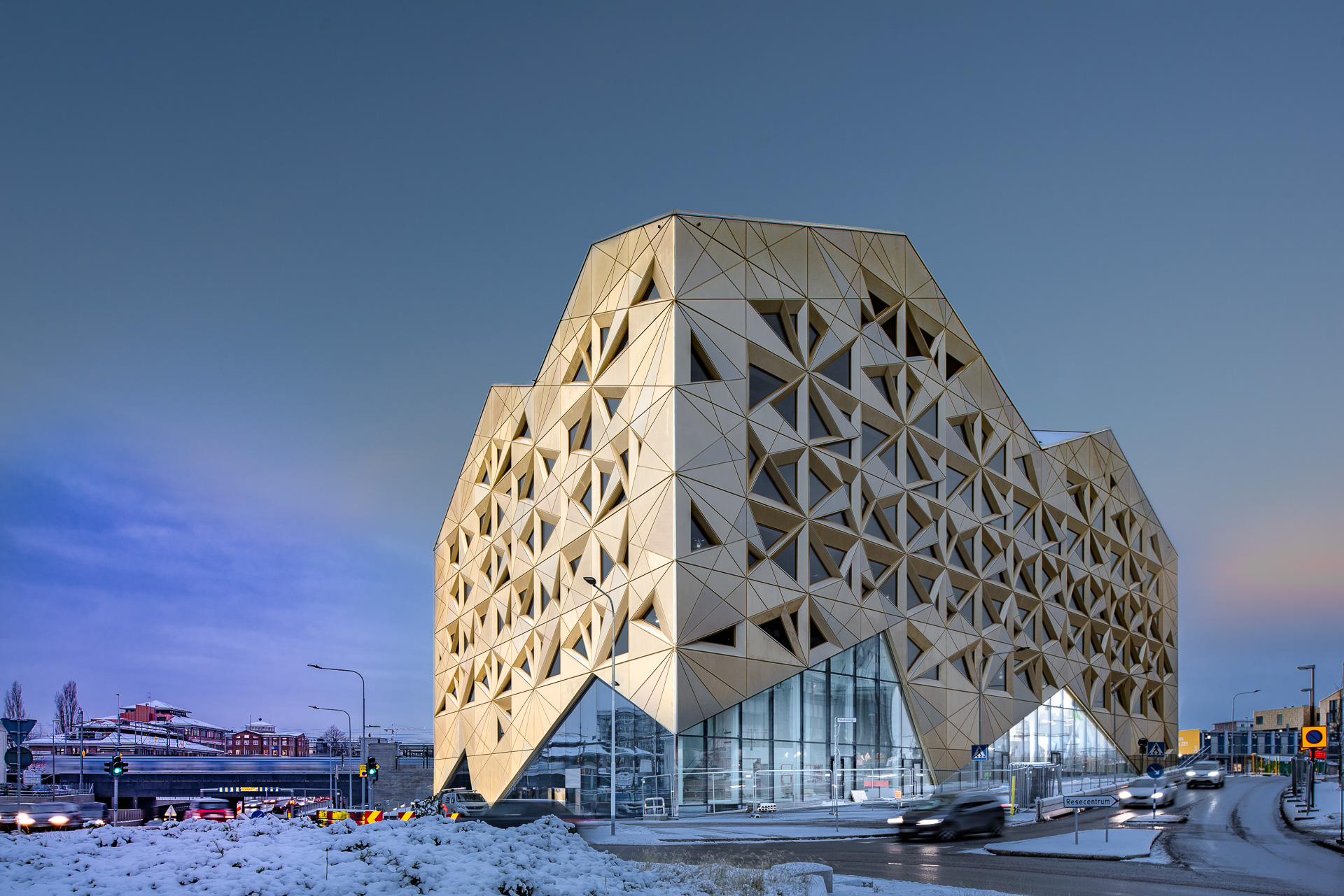 朱韦伦（注：这是根据发音进行的音译，如果Juvelen有特定的专业领域含义，需结合具体语境给出更准确的翻译） 丨瑞典乌普萨拉-5