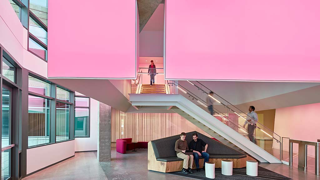 微软总部 16&17 号楼 | 人性化连接与自然的室内设计-3