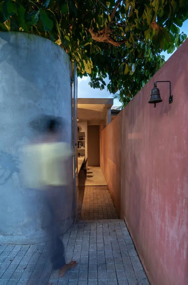 50 年老宅变多元工作室丨勾勾手设计网-12