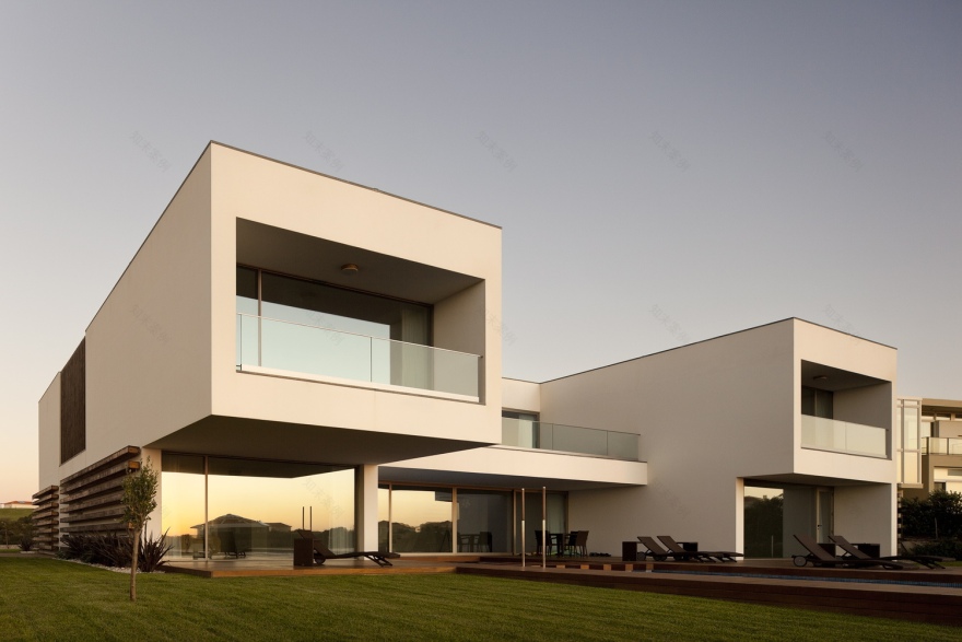 葡萄牙 Obidos 海滨别墅 | 室内外和谐共生的绿意空间-32