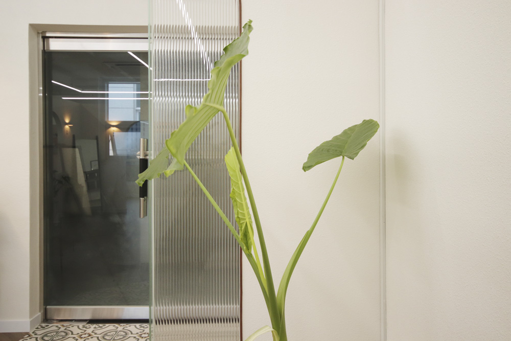 温馨韩式美容院，展现白色与木质的魅力-28