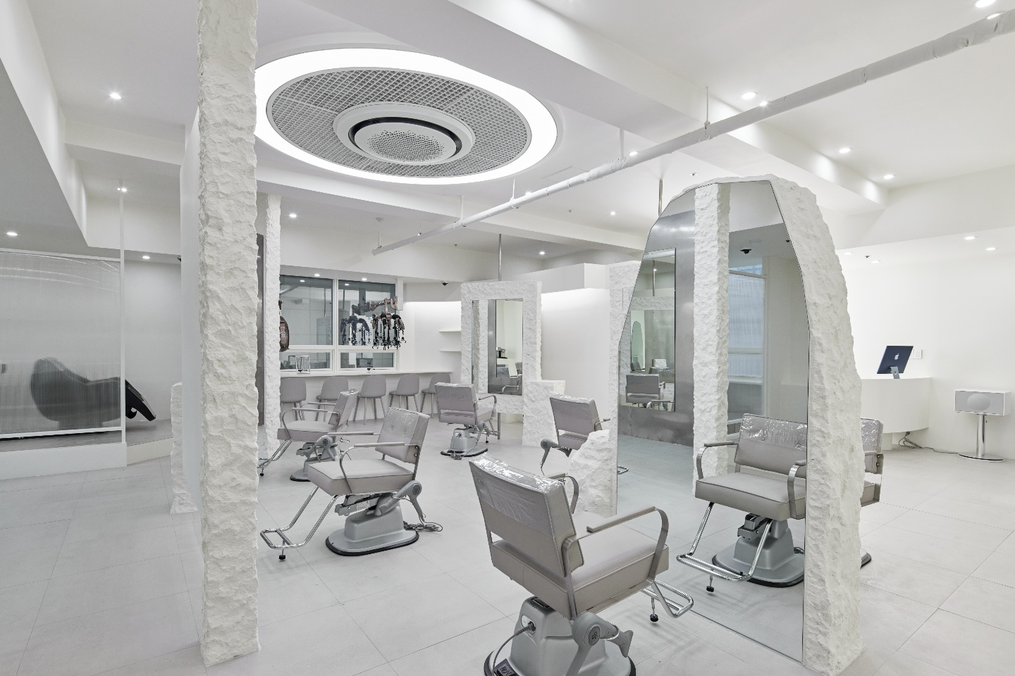白色调高级美容沙龙，打造舒适私密空间-9