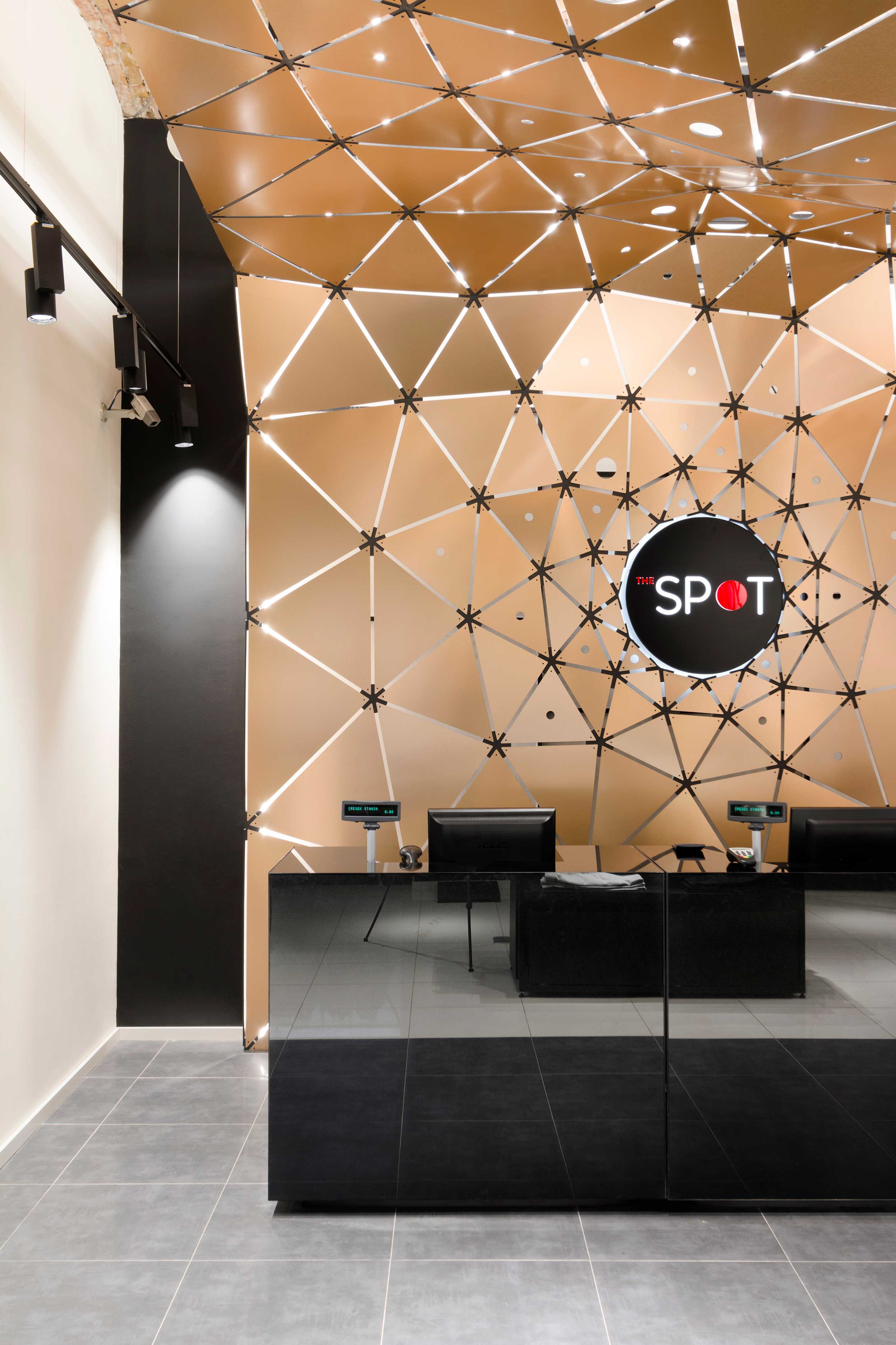 现货多品牌服装店-23